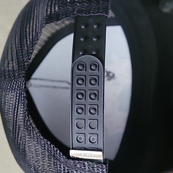 AMIRI BLACK STAR HAT - Picture 5 of 8